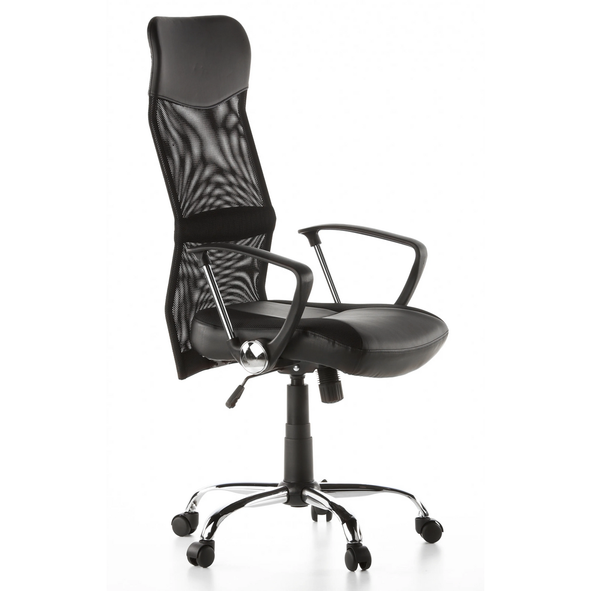 Schwarzer Homeoffice Chefsessel STRYKA mit Netzrücken, Kunstledersitz und Fußkreuz von hjh OFFICE – 360-Grad-Ansicht (schräge Frontansicht 60°)