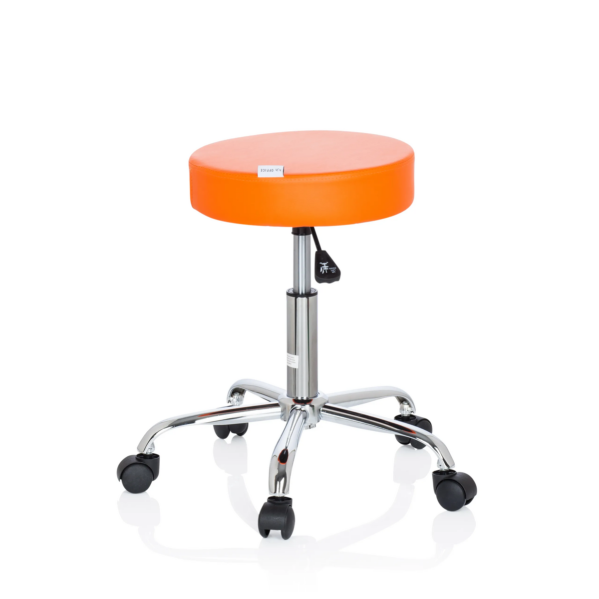 Oranger Drehhocker OPERATOR II mit Gasfeder und Fußkreuz mit fünf Rollen von hjh OFFICE – 360-Grad-Ansicht (Seitenprofil 100°)