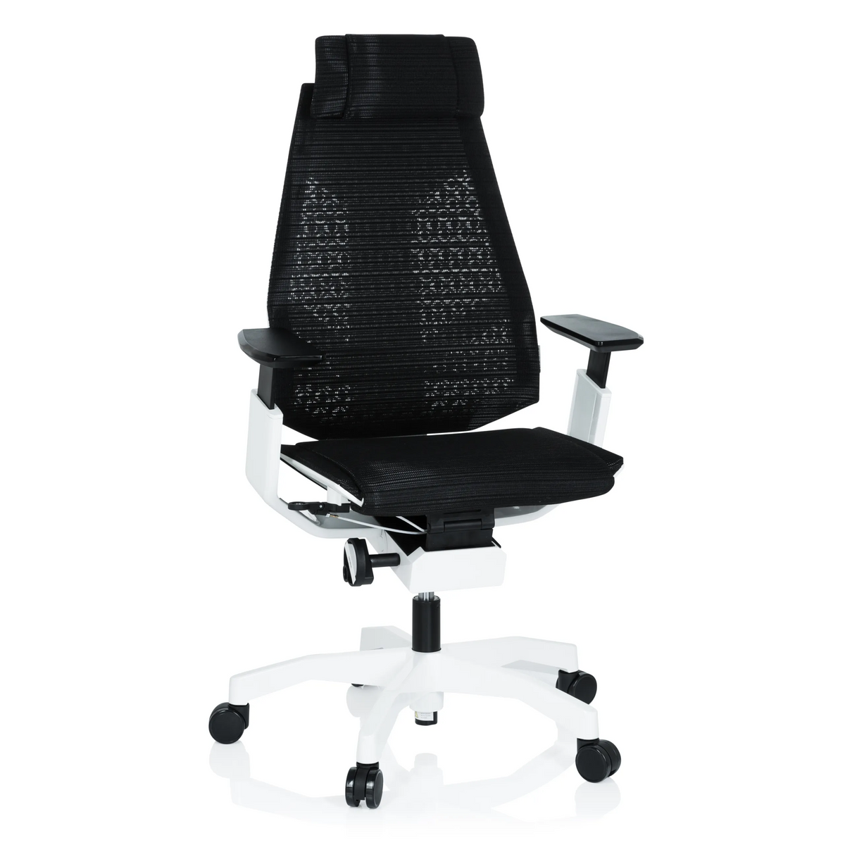 Schwarzer High-End-Bürostuhl GENIDIA PRO WHITE mit Netzrücken und weißem Fußkreuz mit fünf Rollen von hjh OFFICE – 360-Grad-Ansicht (Frontansicht 20°)