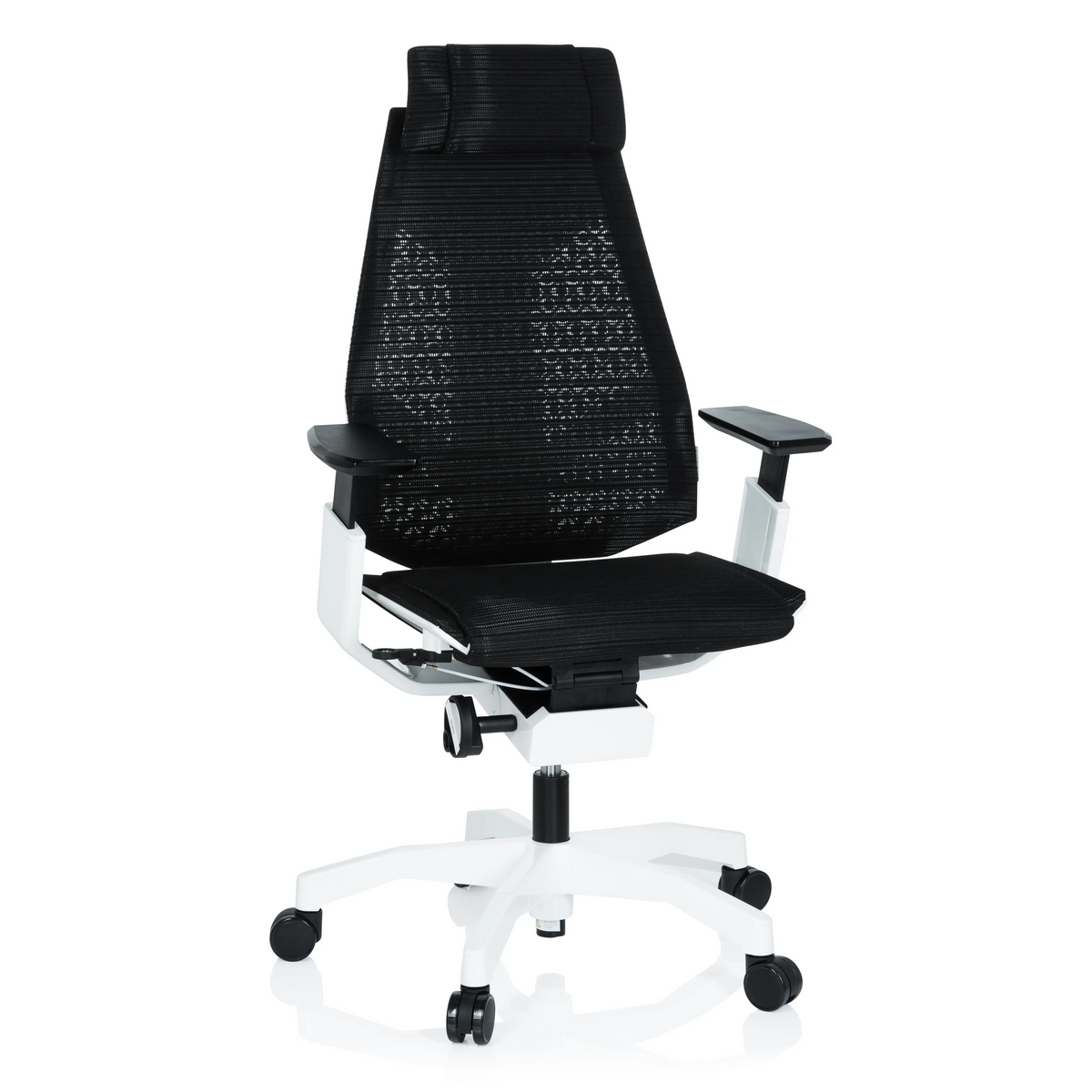 Schwarzer High-End-Bürostuhl GENIDIA PRO WHITE mit Netzrücken und weißem Fußkreuz mit fünf Rollen von hjh OFFICE – 360-Grad-Ansicht (Frontansicht 20°)