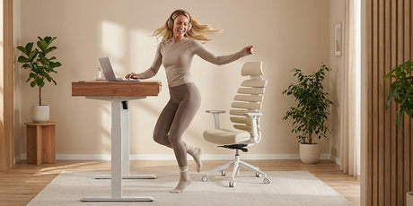Beiger Bürostuhl in modernem Homeoffice