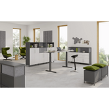 Modernes Büroensemble der Serie FlexWall in Weiß und Grau mit höhenverstellbarem Schreibtisch von hjh OFFICE PRO