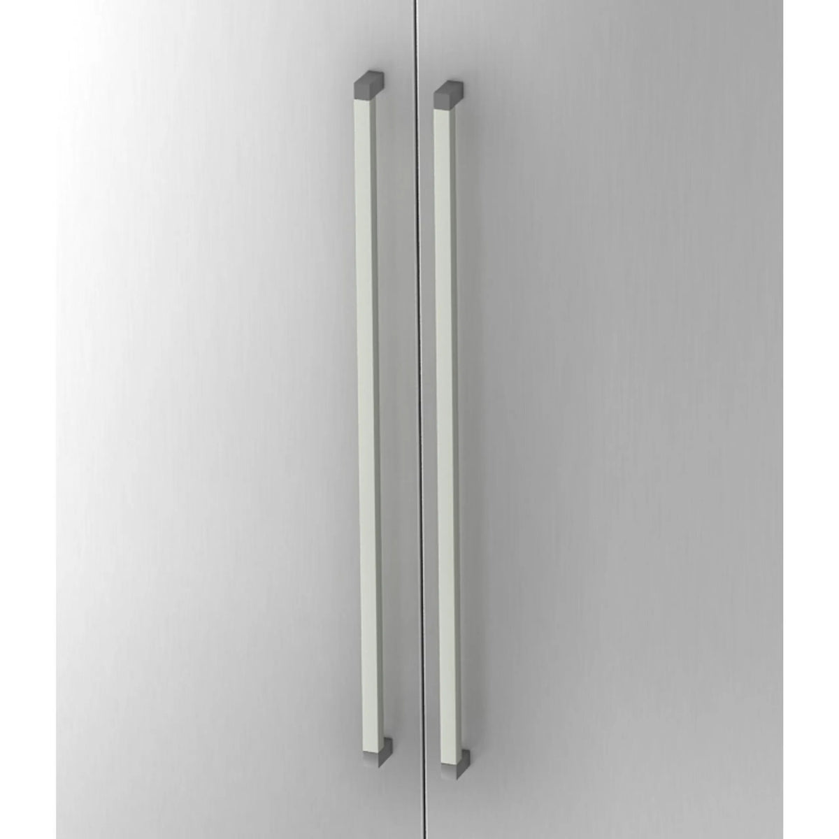Zwei silberfarbene Chromgriffe aus Metall des Schranks SIGNA G 7100 von hjh OFFICE PRO