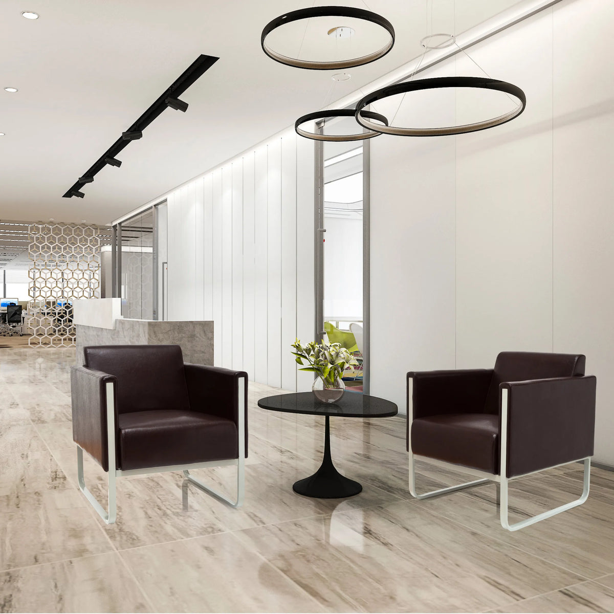 Zwei braune Polstersessel ARUBA mit silberfarbenen Metallgestellen und einem runden Beistelltisch von hjh OFFICE