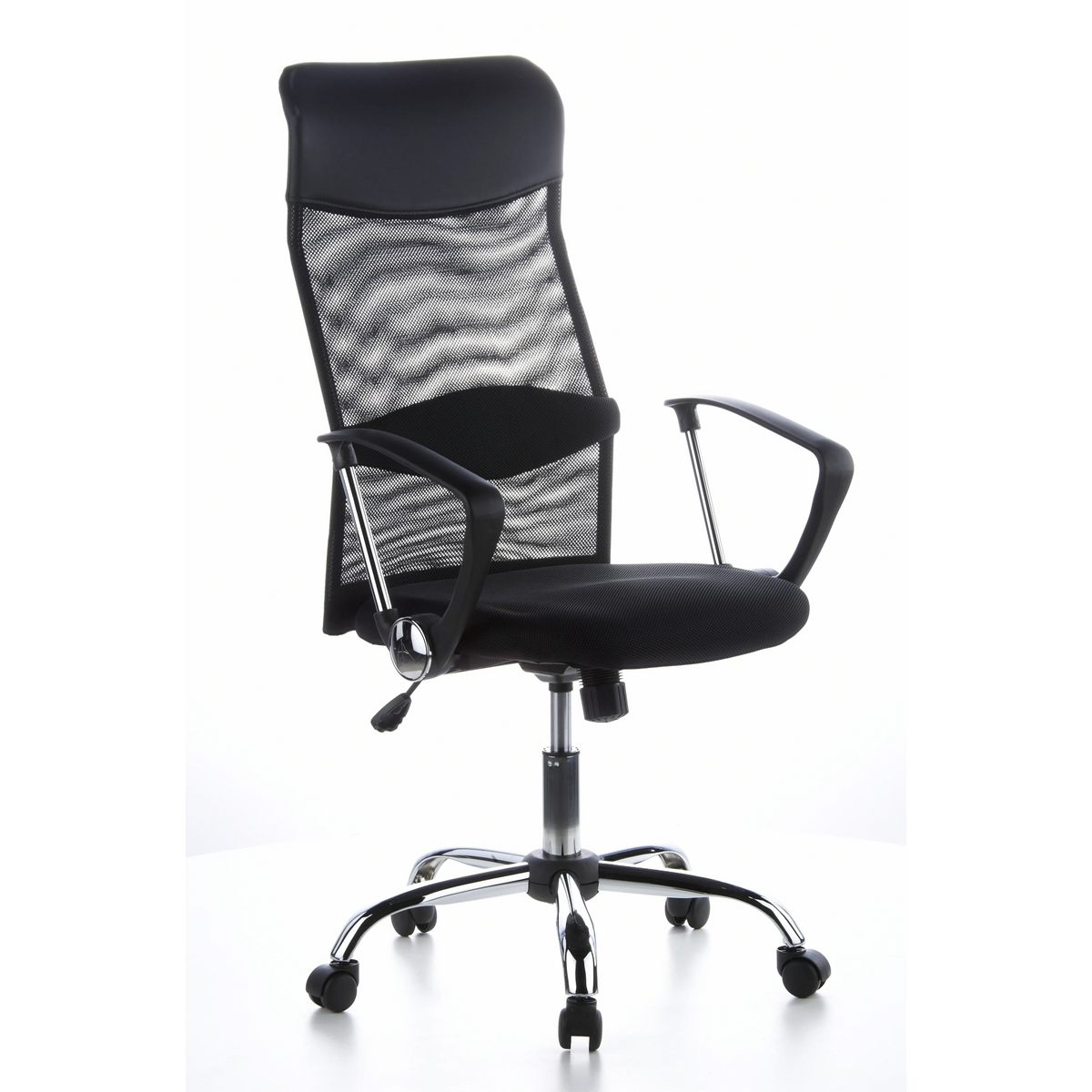 Schwarzer Homeoffice Chefsessel ARIA HIGH mit Netzrücken und Fußkreuz mit fünf Rollen von hjh OFFICE – 360-Grad-Ansicht (schräge Frontansicht 40°)