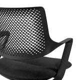 Perforierte Rückenlehne des Bürostuhls FLEX CHAIR in Schwarz von Bosen Europe