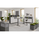 Modernes Büroensemble der Serie FlexWall in Weiß und Grau mit höhenverstellbarem Schreibtisch von hjh OFFICE PRO