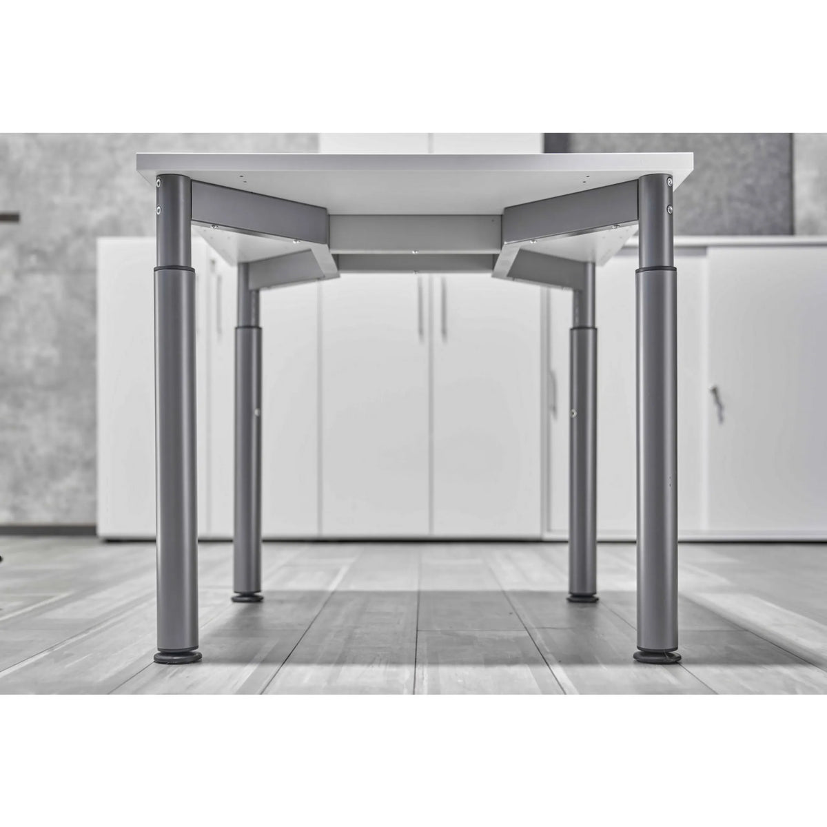 Untergestell mit grauen Beinen des Schreibtisches YAMA 8 G aus der Serie YAMA von hjh OFFICE PRO
