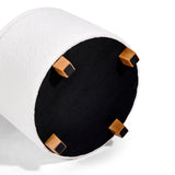 Unterseite mit vier Holzfüßen und schwarzen Gleitern des Polsterhockers Storiano S von hjh LIVING