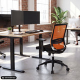 Profi-Bürostuhl PORTO BASE in Schwarz und Orange von hjh OFFICE (KI-generiertes Bild)