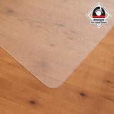 Transparente Vinyl-Oberfläche der Bodenschutzmatte ADVANTAGEMAT auf einem Holzboden von Floortex