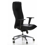 Schwarzer Luxus-Chefsessel MURANO 20 mit Armlehnen und Fußkreuz mit fünf Rollen von hjh OFFICE – 360-Grad-Ansicht (schräge Frontansicht 60°)