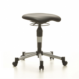 Schwarzer Drehhocker BALANCE 20 mit gepolsterter Sitzfläche und Fußkreuz mit fünf Rollen von Topstar – 360-Grad-Ansicht (schräge Frontansicht 40°)
