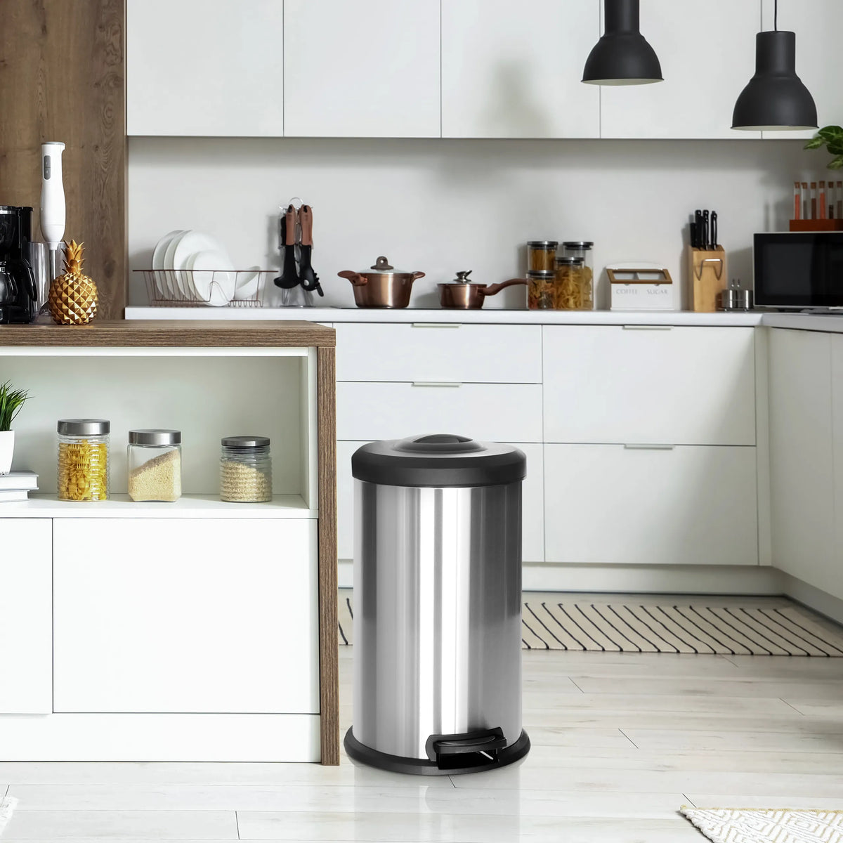 Silberner Mülleimer CLEAN X mit 40 Litern Volumen und schwarzem Deckel von hjh OFFICE