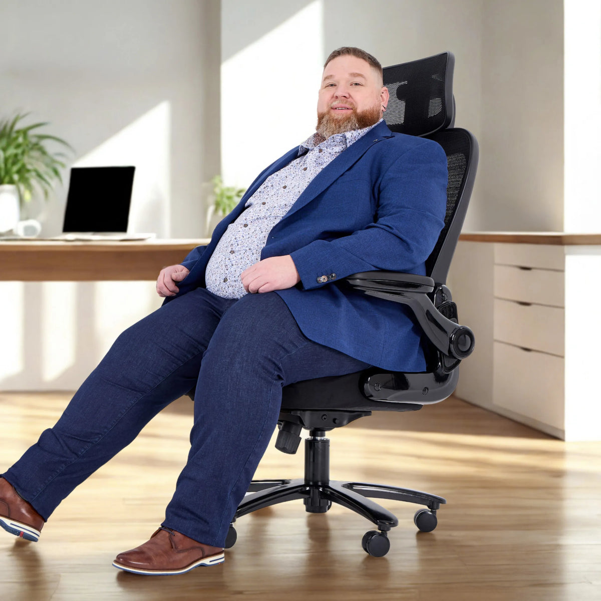 XXL Drehstuhl INSTRUCTOR SW I PRO in Schwarz mit Netzrückenlehne und Kopfstütze von hjh OFFICE