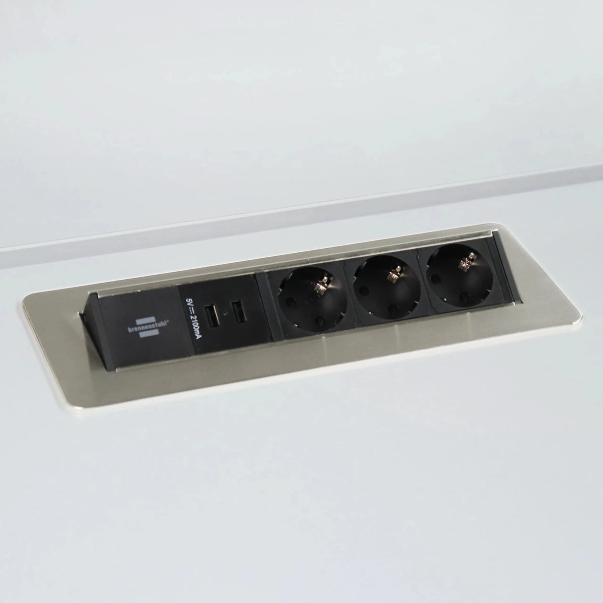 ELDUSB0 | Steckdosenleiste (ohne Fräsung) | 3 x Steckdose | 2 x USB - Zubehör