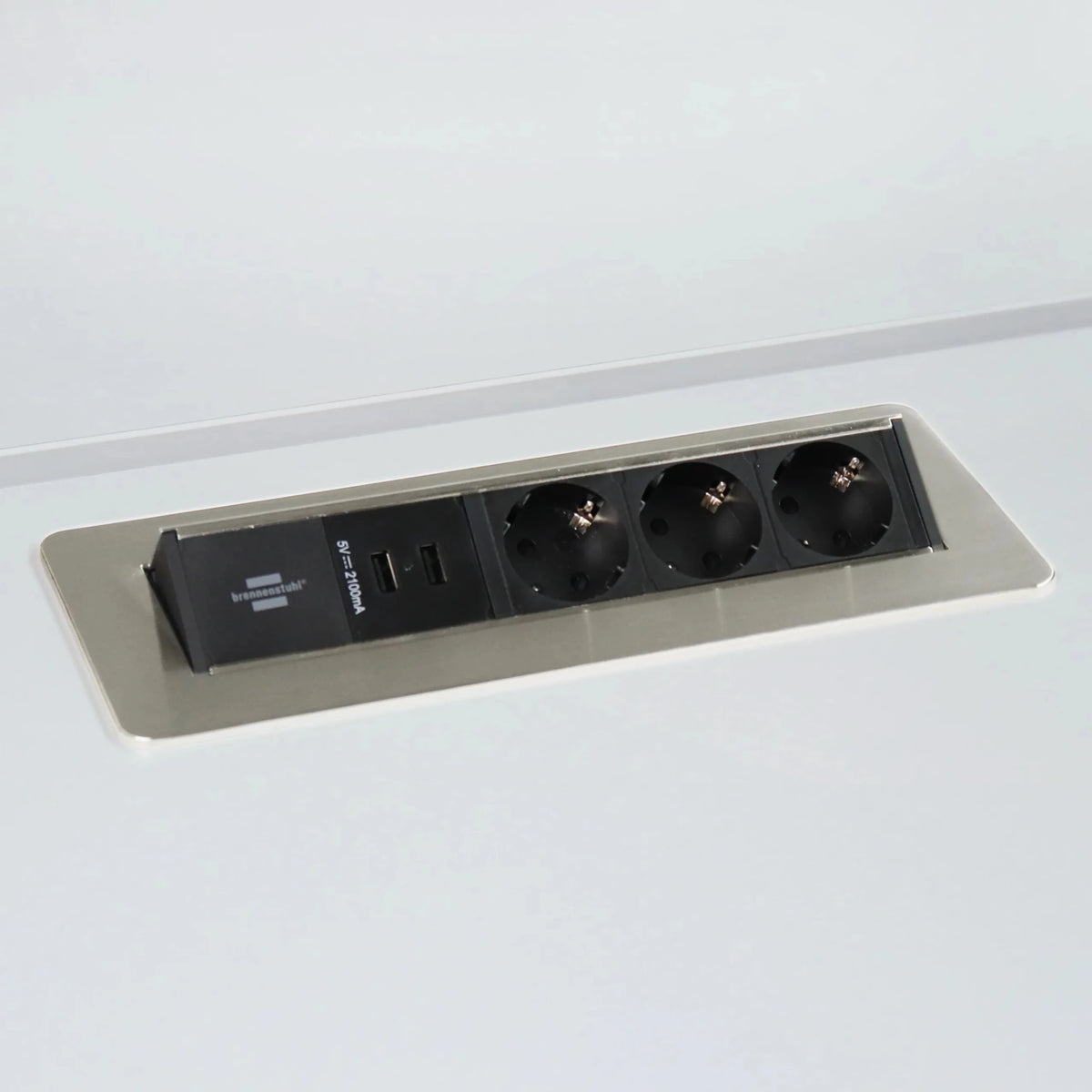 ELDUSB1 | Steckdosenleiste (inkl. Fräsung) | 3 x Steckdose | 2 x USB - Zubehör - buerostuhl24