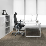 High-End-Bürostuhl GENIDIA PRO in Schwarz mit Netzrückenlehne und Armlehnen von hjh OFFICE