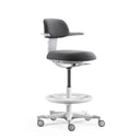 Arbeitsstuhl TOP WORK 40 W mit dunkelgrauem Bezug, weißem Gestell und Fußring auf Rollen von hjh OFFICE